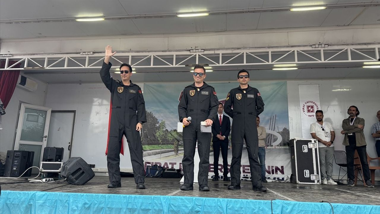 SOLOTÜRK'ün Elazığ Gösteri Uçuşu Hava Muhalefeti Nedeniyle İptal Edildi