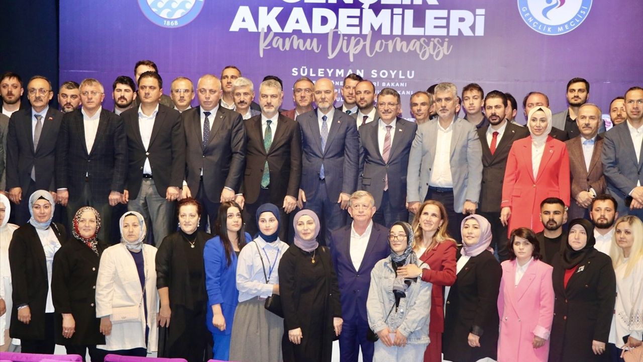 Soylu: 'Terör Örgütlerinin Kendini Feshetmesi Önemli Bir İştir!'