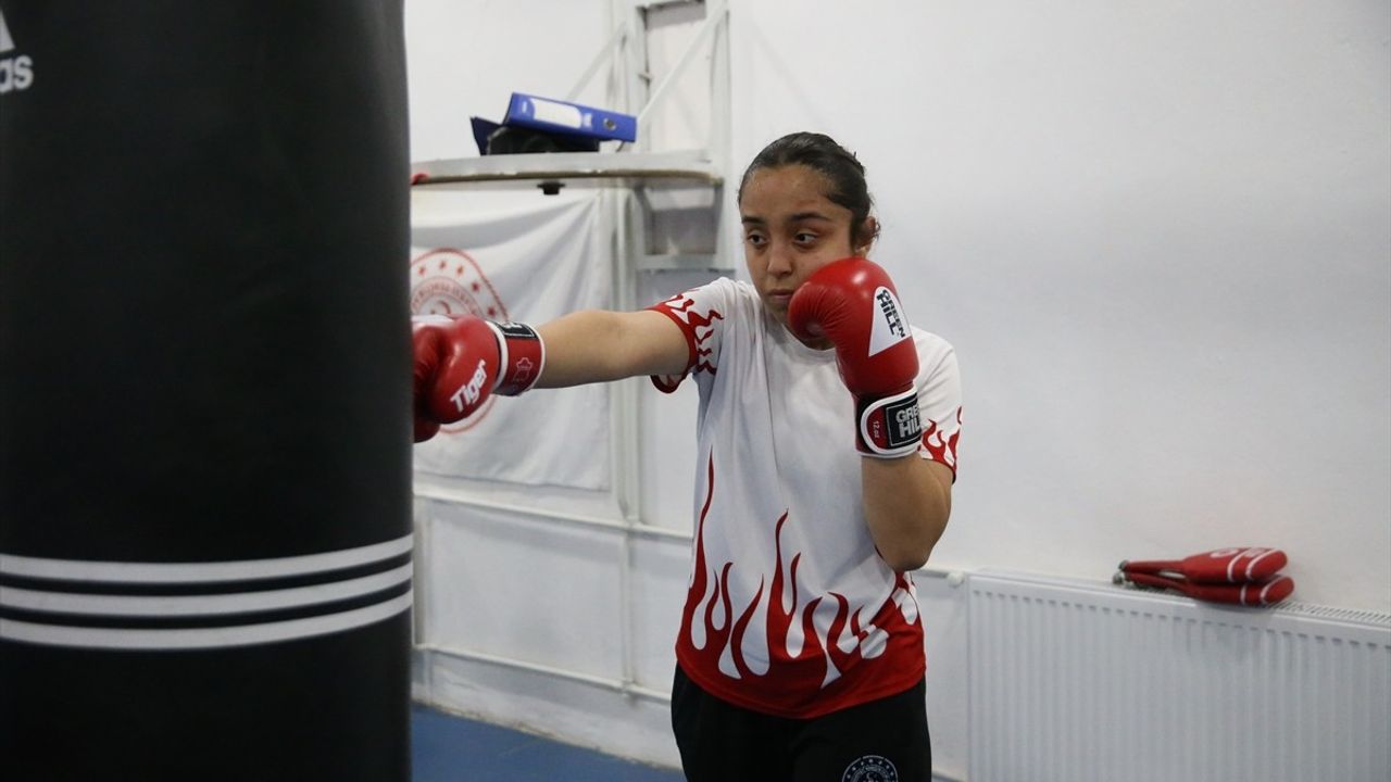 Sudenaz Dokgöz, Gençler Avrupa Şampiyonası'nda Zirveye Göz Kırpıyor