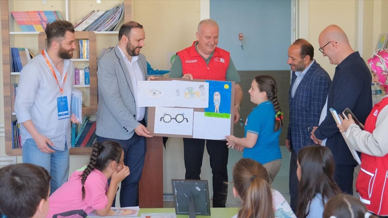 Sultanbeyli'de 766 Öğrenci Göz Sağlığı Taramasından Geçti