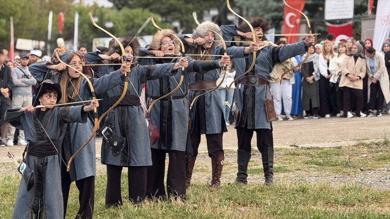 Tarih ve Medeniyet Gezisi Hayme Ana Türbesi'nde Start Aldı