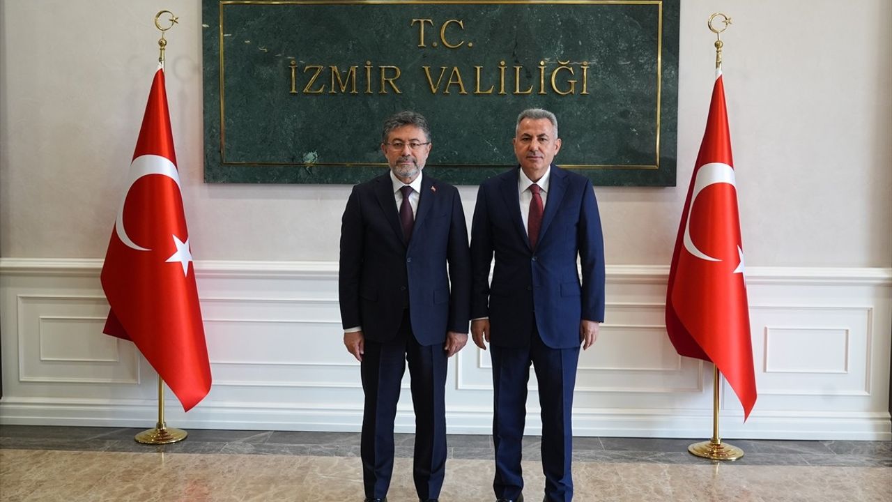 Tarım ve Orman Bakanı Yumaklı İzmir Valiliğini Ziyaret Etti