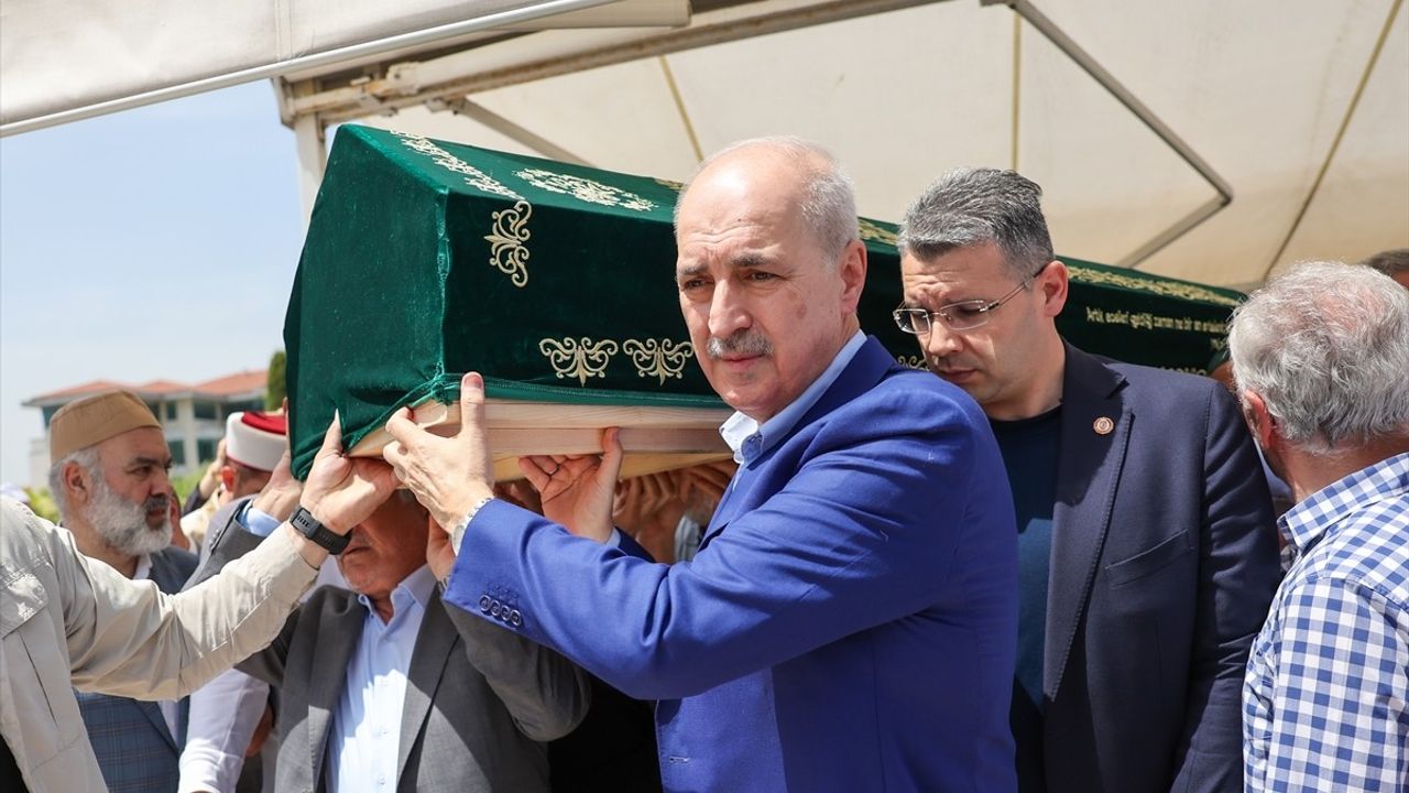 TBMM Başkanı Kurtulmuş, Prof. Dr. Halis Ayhan'ın Cenaze Törenine Katıldı