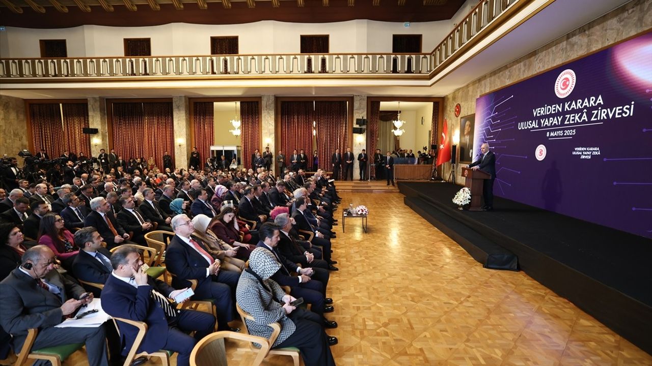 TBMM Başkanı Kurtulmuş'tan Yapay Zeka Vurgusu: Kalıcı Komisyon Önerisi
