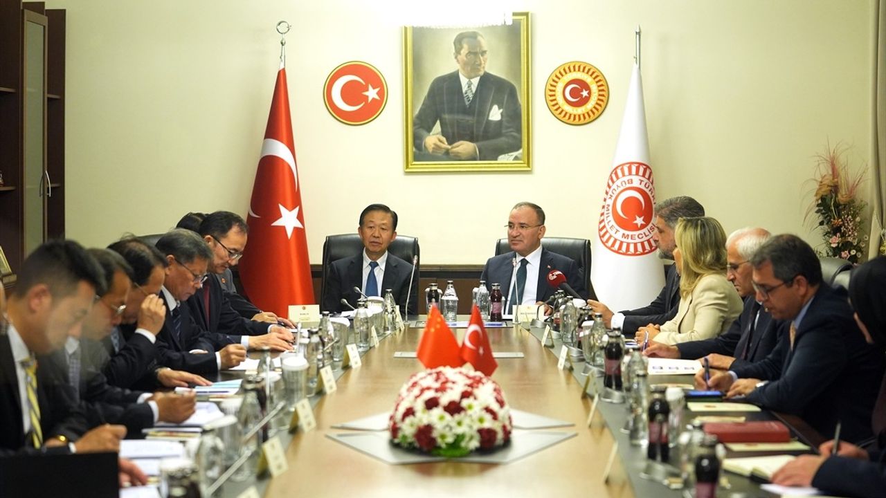 TBMM Başkanvekili Bozdağ, Çinli Yetkililerle İkili İlişkileri Görüştü