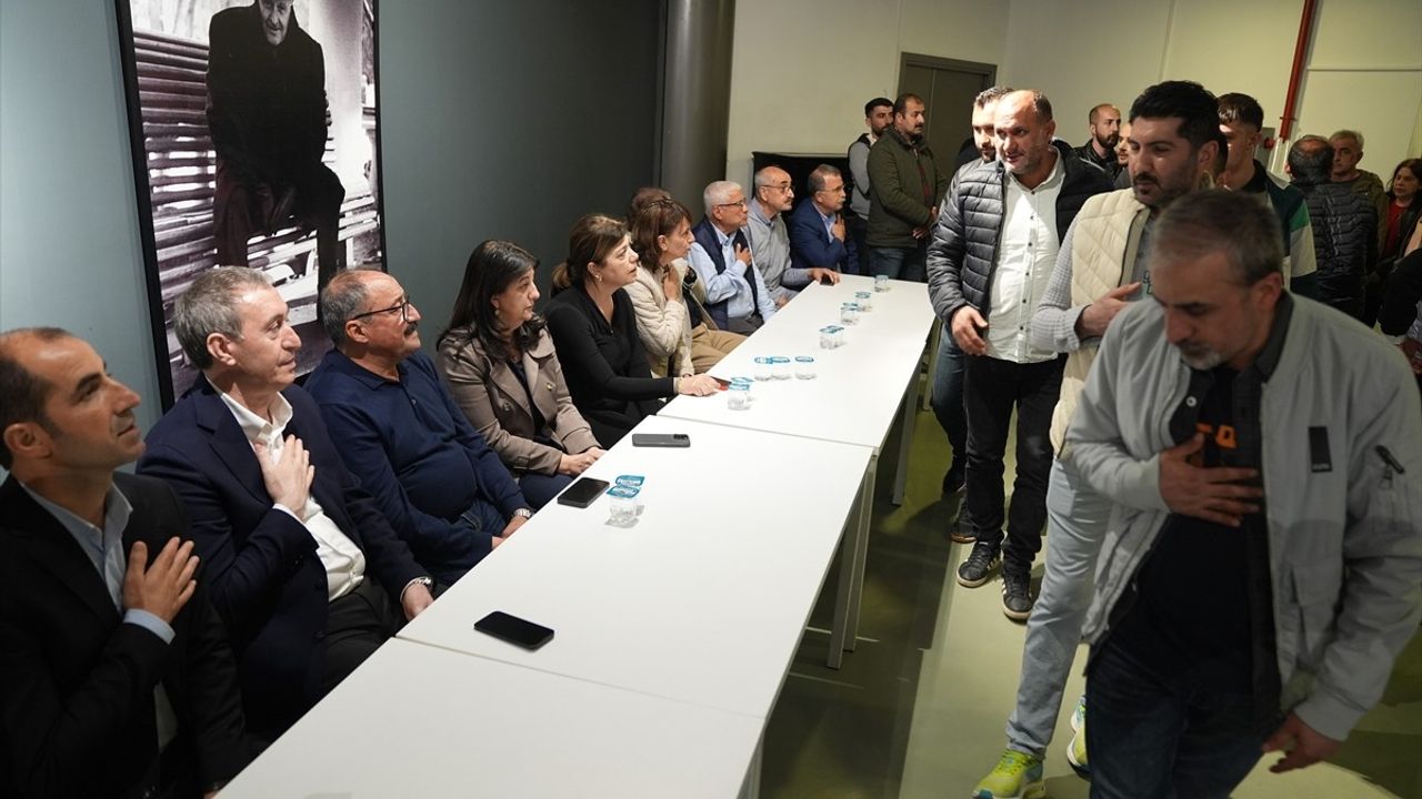 Küçükçekmece'de Hırsızlık Anı Güvenlik Kamerasında
