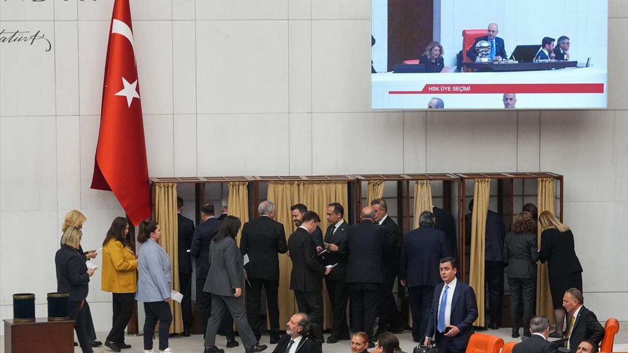 TBMM'de Muhalefet Partilerinin Grup Önerileri Reddedildi