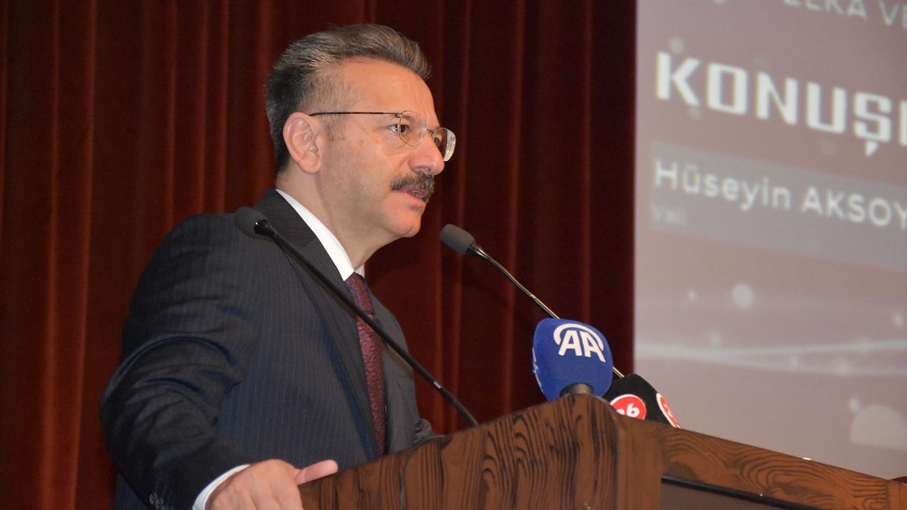 TBMM Yapay Zeka Araştırma Komisyonu Başkanı Dönmez, Eskişehir'de Sempozyumda Konuştu