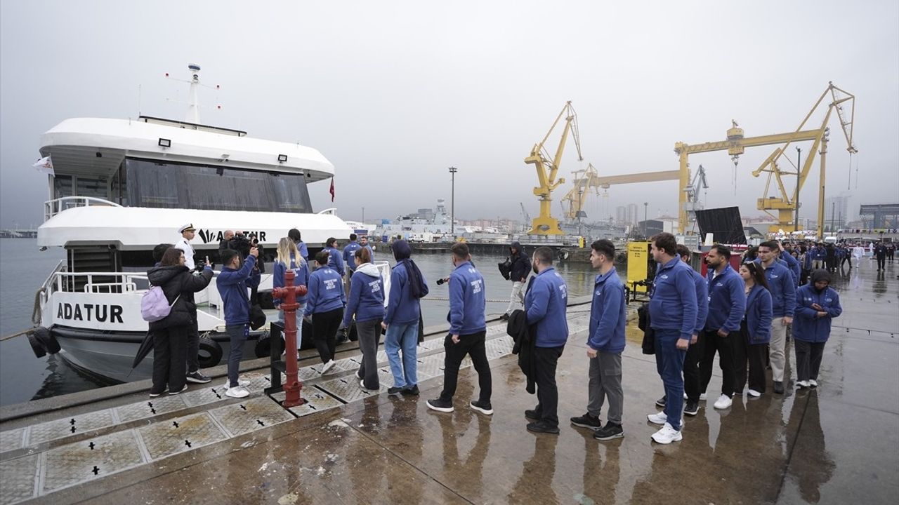 TCG Anadolu Gemisi, Gençleri Tarihi Yolculuğa Uğurluyor