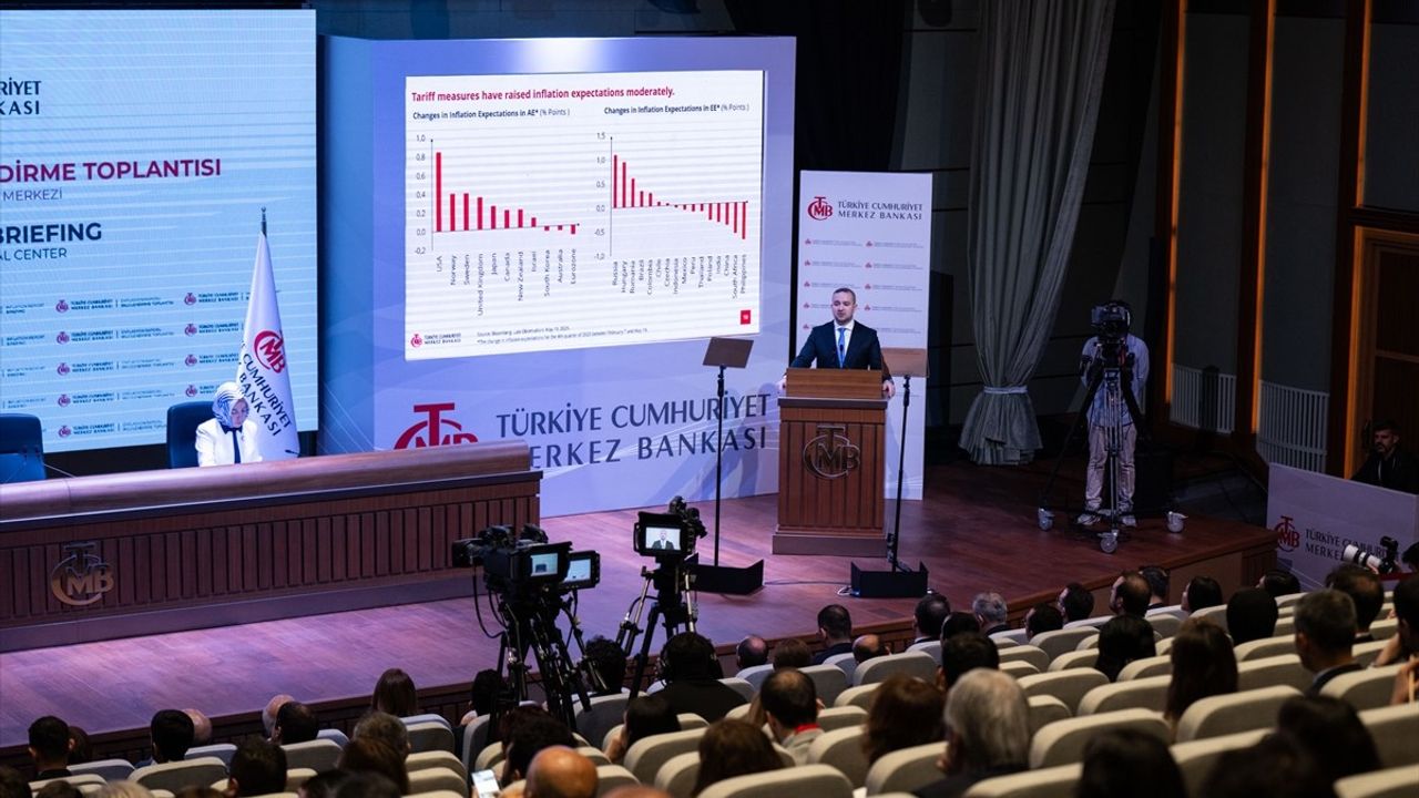 TCMB Başkanı Karahan: Enflasyon Tahminleri ve Sıkı Para Politikası