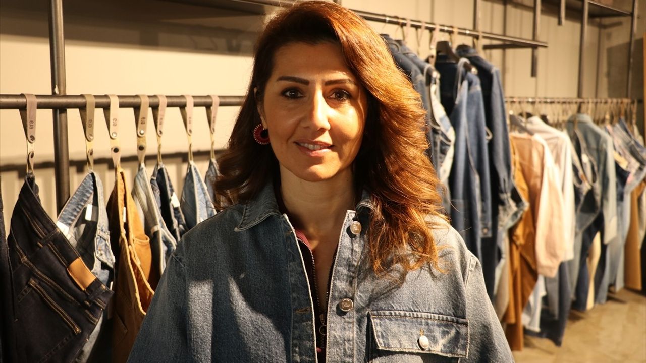 Tekirdağ'da Otizmli Kaan, Çalıştığı Firmada Sevgiyle Karşılanıyor