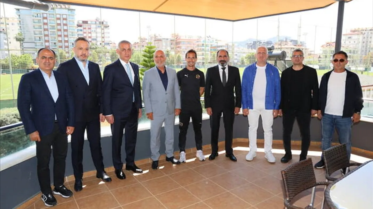TFF Başkanı Hacıosmanoğlu'ndan Hasan Çavuşoğlu'na Taziye Ziyareti