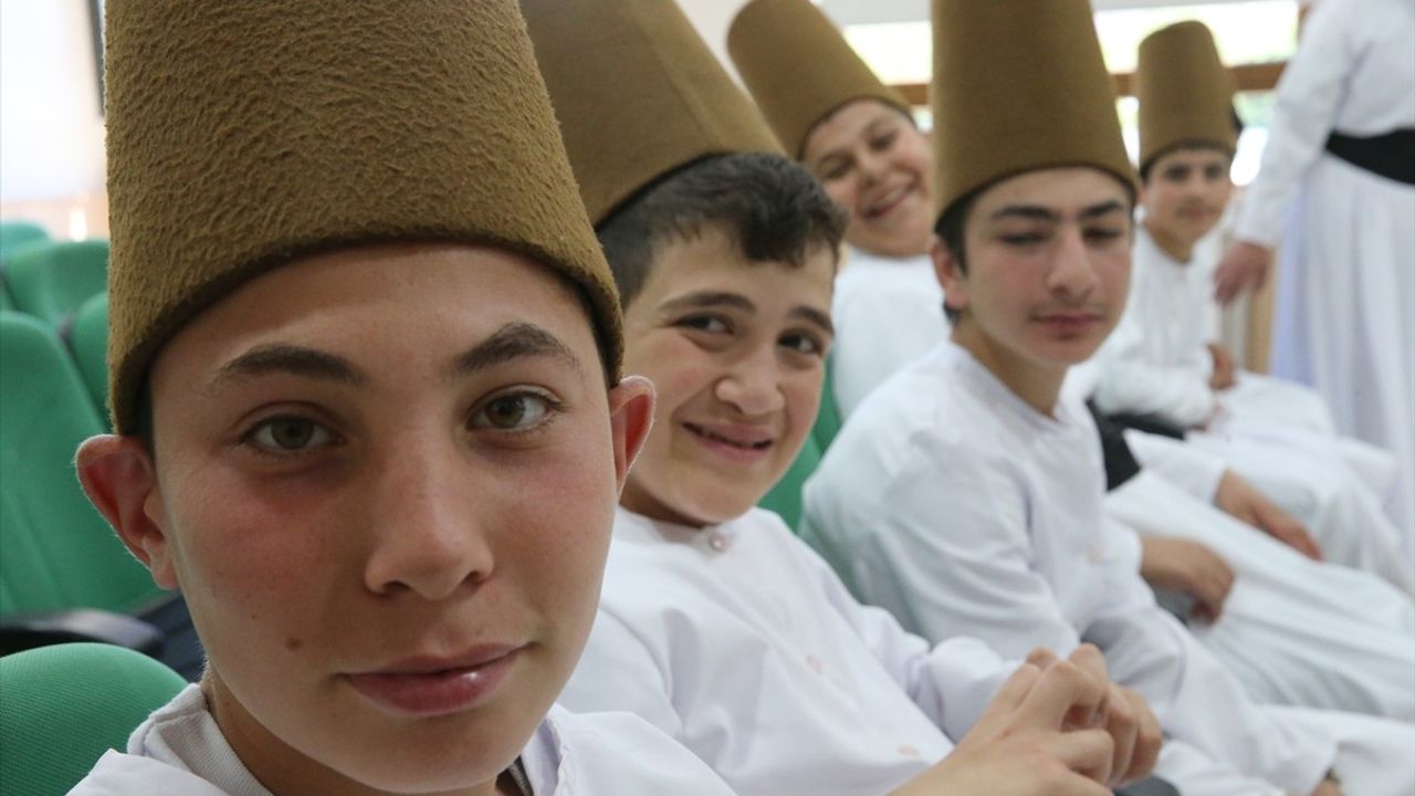 Tokat'taki Özel Öğrenciler Semazen Gösterilerine Hazırlanıyor