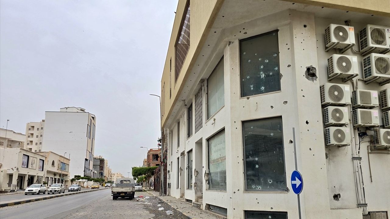 Trablus'ta Ateşkesten Sonra Çatışma Alanları Görüntülendi