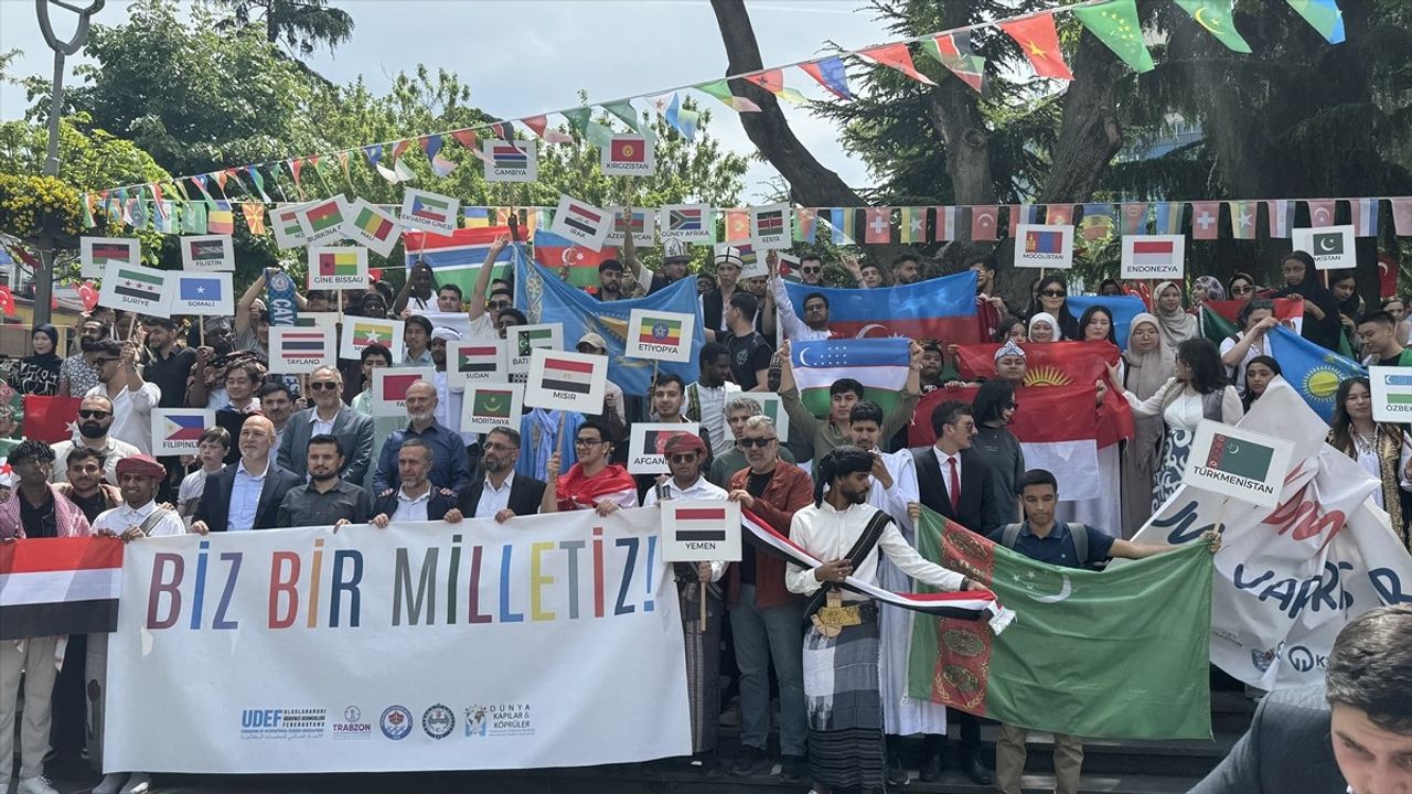 Trabzon'da 13. Uluslararası Öğrenci Buluşması Yüzleri Güldürdü