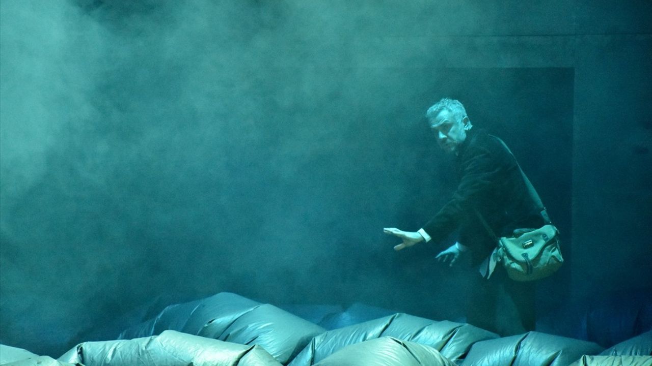 Trabzon'da 25. Uluslararası Karadeniz Tiyatro Festivali Coşkusu