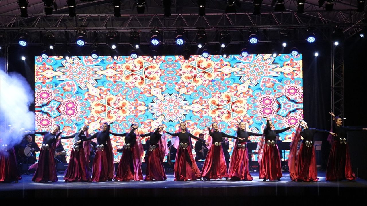 Trabzon'da 25. Uluslararası Karadeniz Tiyatro Festivali Coşkuyla Tamamlandı