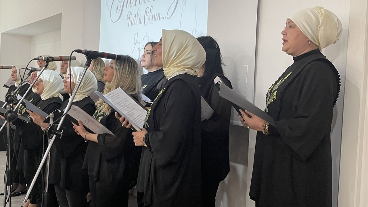 Trabzon'da Anneler Günü'nde Özel Gereksinimli Bireylerin Anneleri Koro Oluşturdu