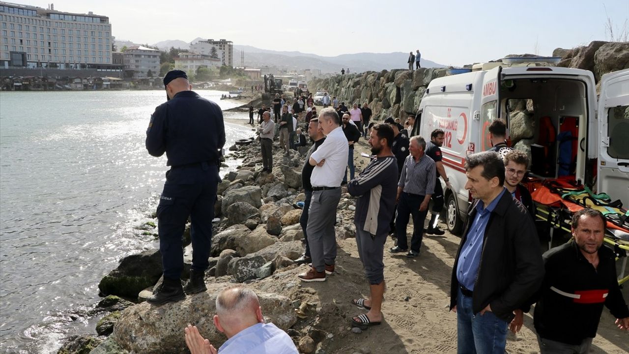 Trabzon'da Denizde Boğulma Olayı: Bir Çocuk Hayatını Kaybetti