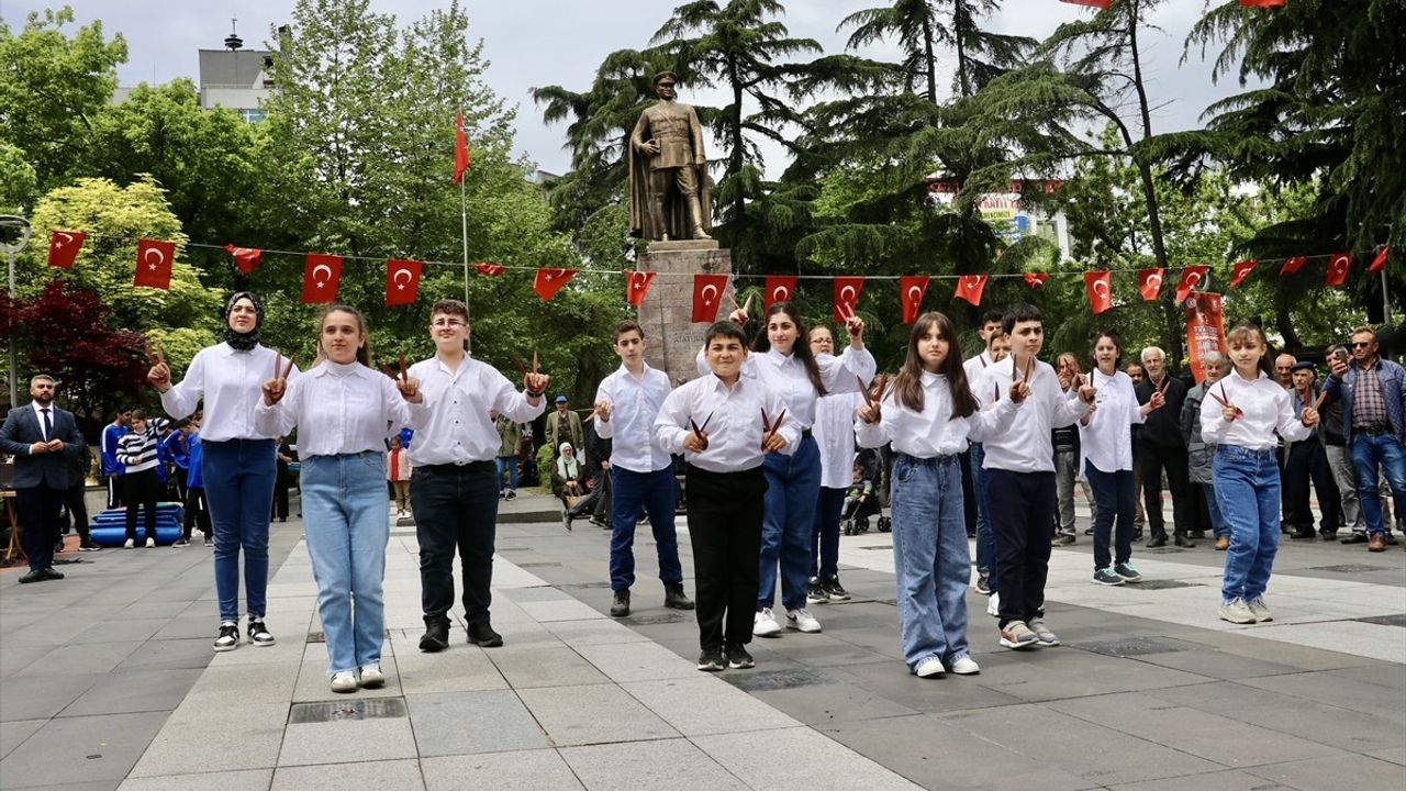 Trabzon'da Engelliler Haftası İçin Farkındalık Yürüyüşü Düzenlendi