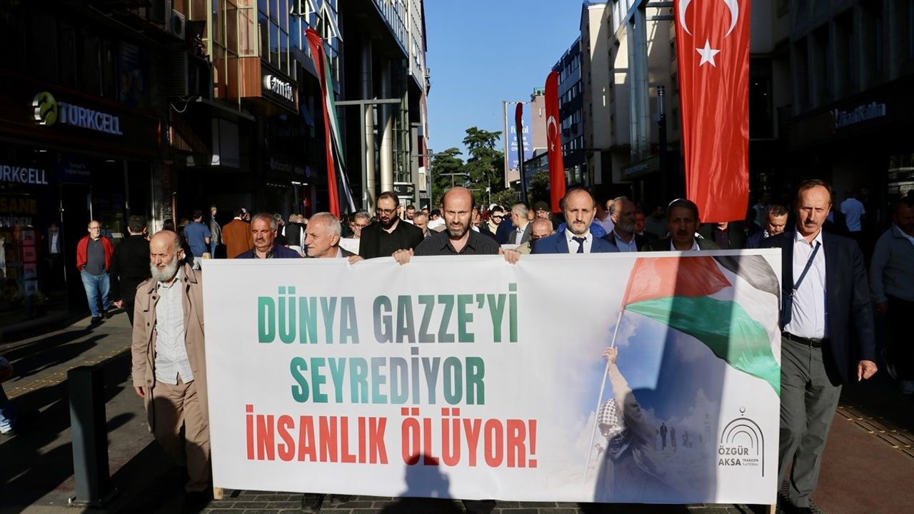 Trabzon'da Filistin'e Destek Yürüyüşü Gerçekleşti