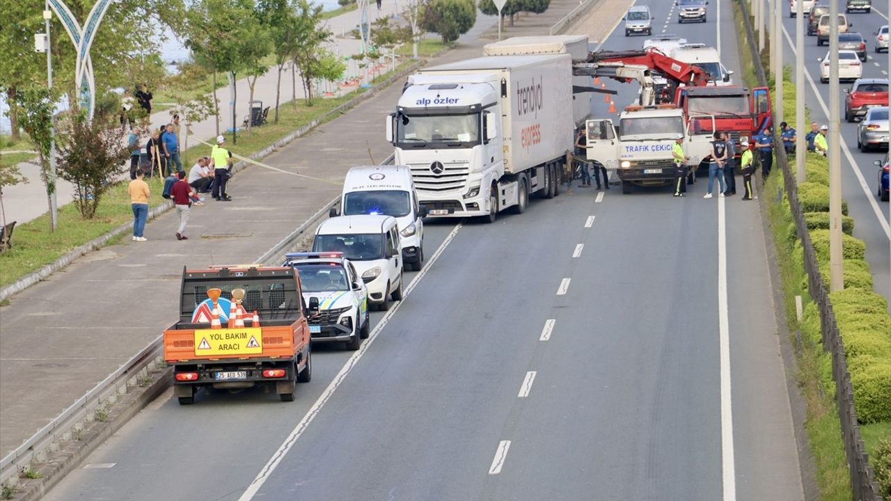 Trabzon'da Zincirleme Trafik Kazası: 3 Yaralı