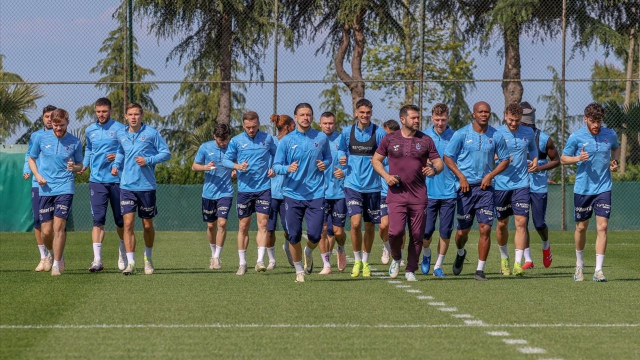 Trabzonspor, Galatasaray Maçına Hazırlıklarını Sürdürüyor
