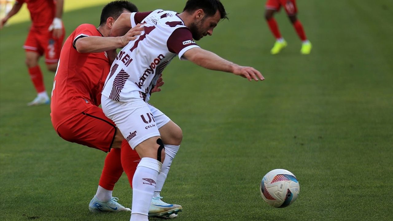Trendyol 1. Lig'de Manisa FK ve Teksüt Bandırmaspor 1-1 Beraberlik Elde Etti