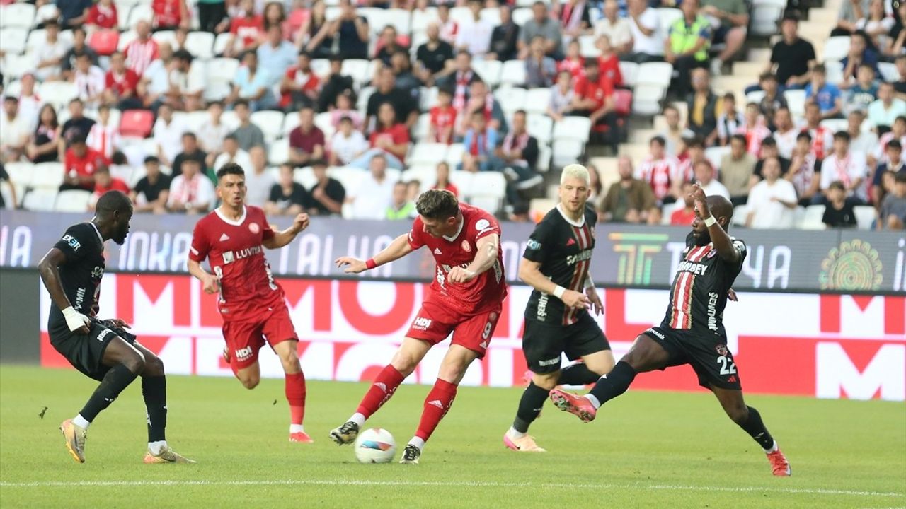 Trendyol Süper Lig'de Golsüz Beraberlik: Onvo Antalyaspor 0 - Gaziantep FK 0