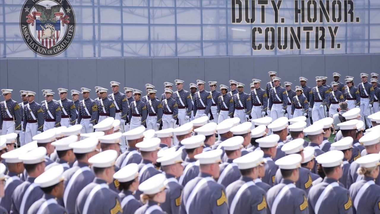 Trump, Askeri Akademide Sınır Güvenliğini Vurguladı