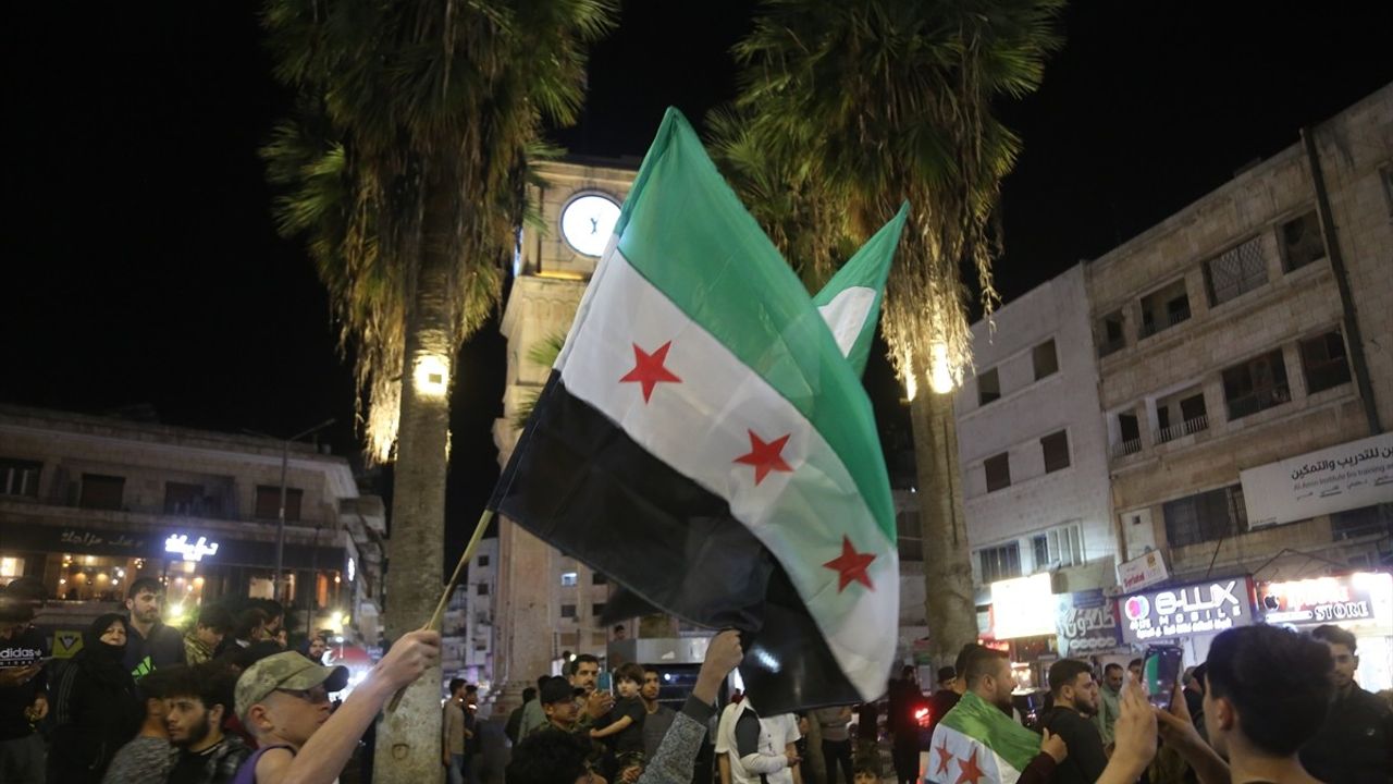 Trump, Suriye Yaptırımlarını Kaldıracaklarını Duyurdu