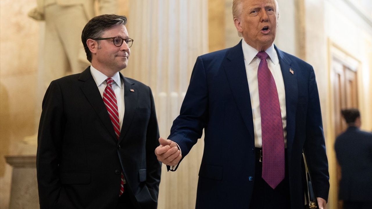 Trump, Vergi İndirimi Tasarısı İçin Cumhuriyetçilerle Bir Araya Geldi