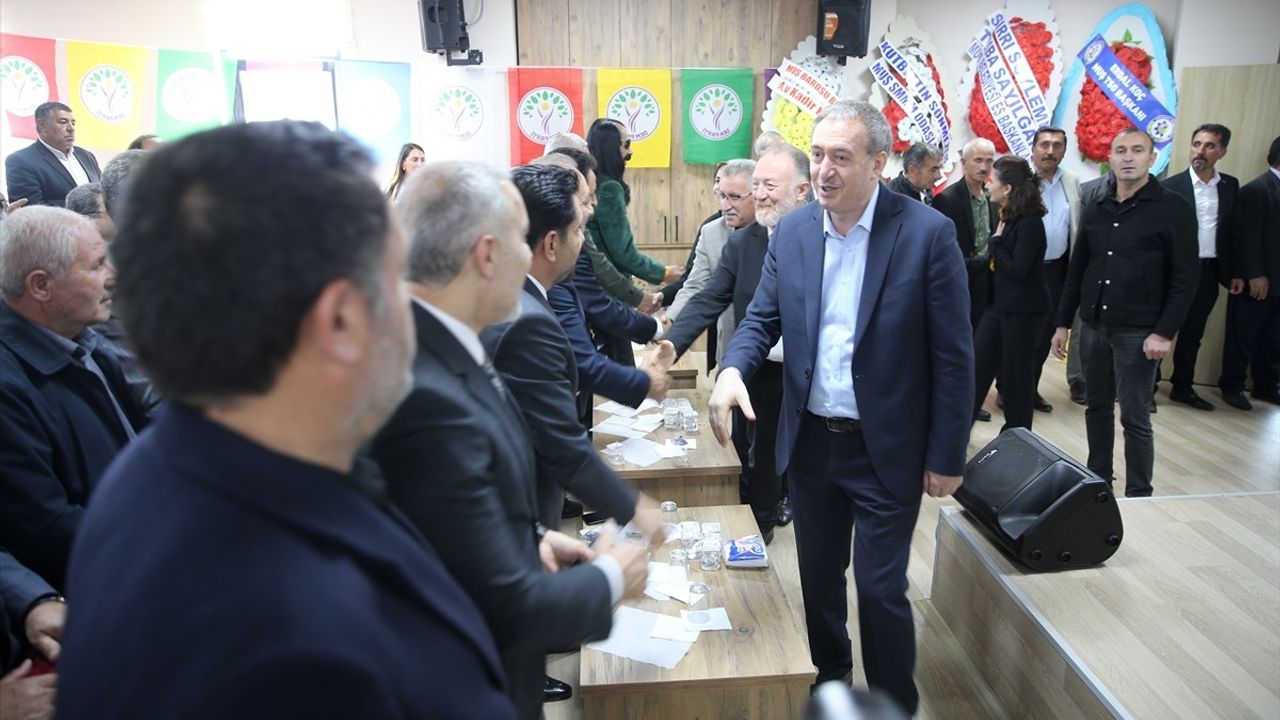 Tuncer Bakırhan: "1071'de Kurduğumuz Kader Ortaklığı Yeniden Güncelleniyor"