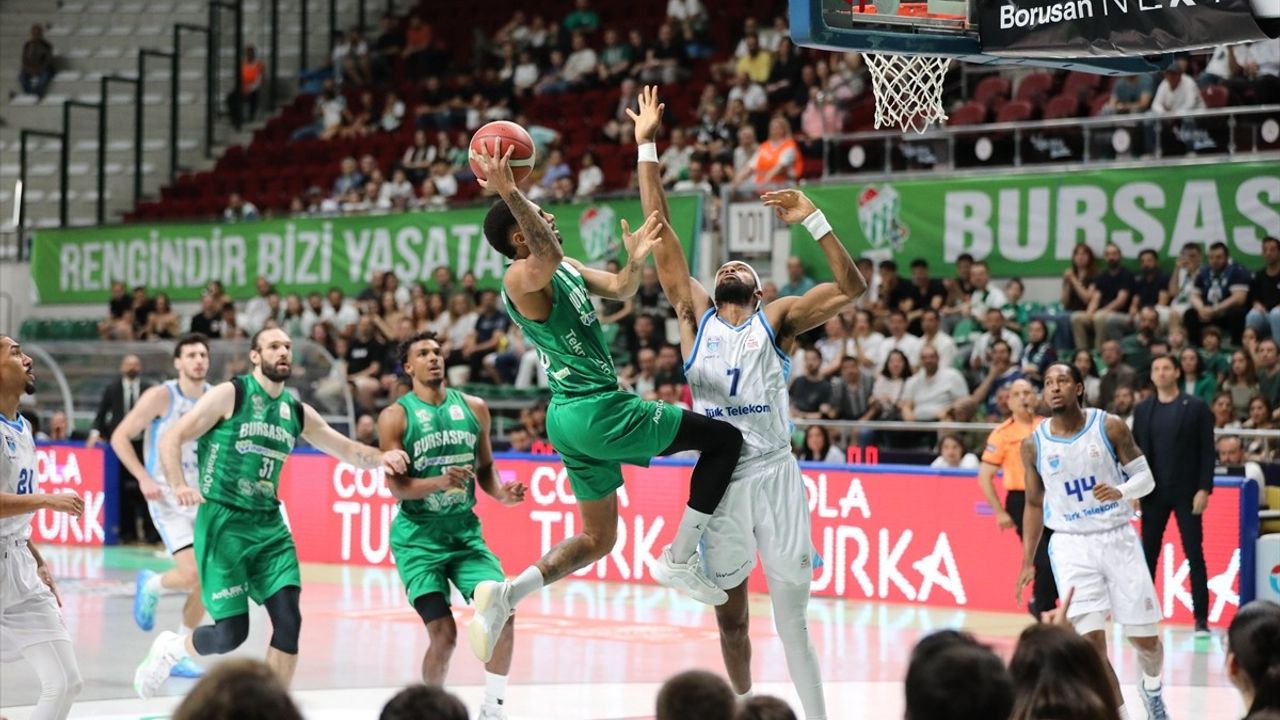 Türk Telekom, Bursaspor Yörsan'ı 74-70 Yenerek Play-Off’a Yükseldi
