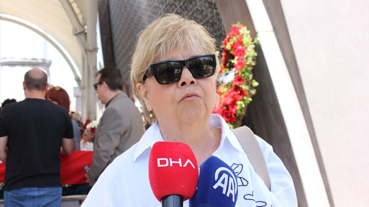 Türk Tiyatrosunun Ustası Naşit Özcan Son Yolculuğuna Uğurlandı