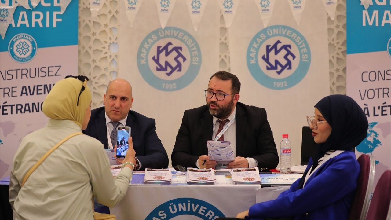 Türkiye Maarif Vakfı Tunus'ta 'Türk Üniversiteleri Eğitim Fuarı' Düzenledi