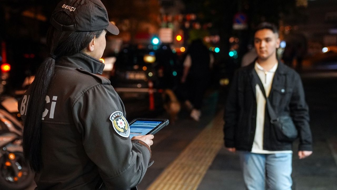 Türkiye'nin Huzuru İçin 30 Bini Aşkın Bekçi Gece Nöbetinde