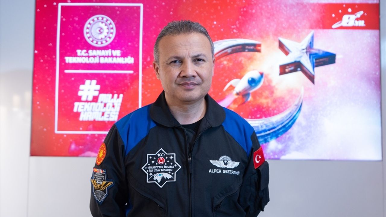 Türkiye'nin İlk Astronotu Gezeravcı, TEKNOFEST KKTC'de Ziyaretçilerin Yoğun İlgisini Vurguladı