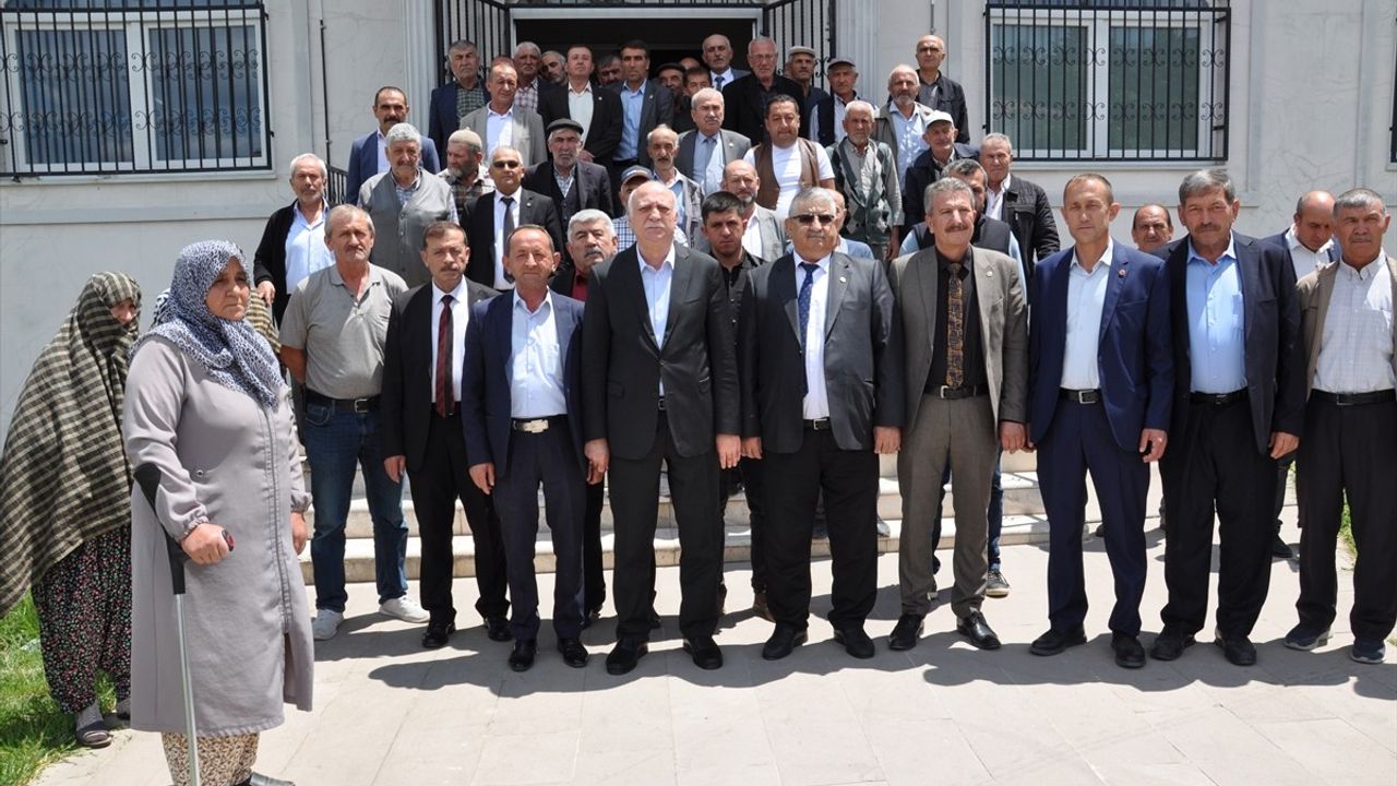 TZOB Genel Başkanı Bayraktar, Kütahya'da Kiraz Bahçelerini İnceledi