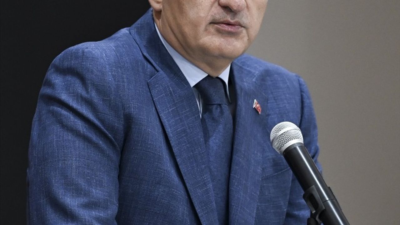 Uluslararası Sezai Karakoç Sempozyumu Açıldı: Bakan Ersoy'un Vurgu Dolu Konuşması