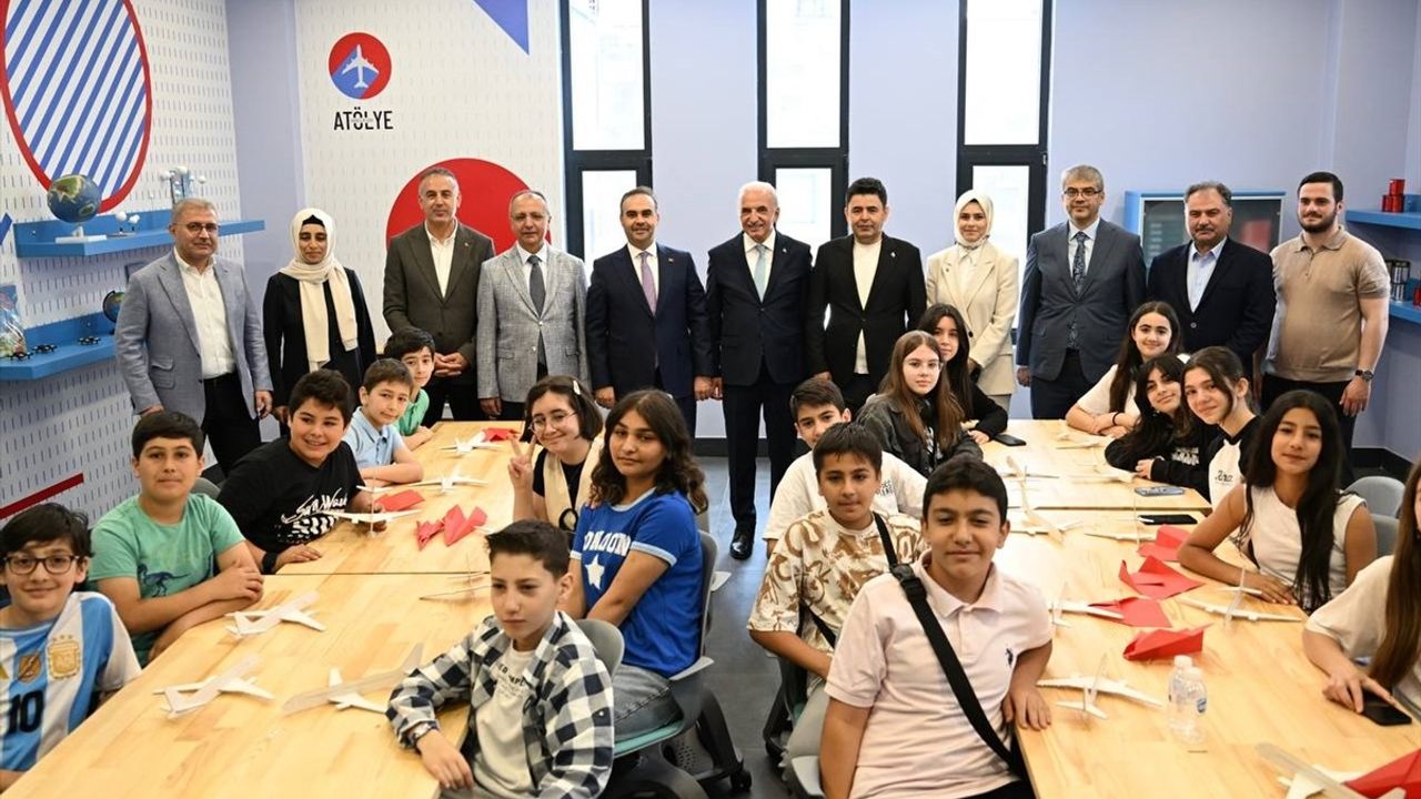 Ümraniye'de Bilim Merkezinin Açılışında Bakan Kacır'dan Vurucu Mesajlar