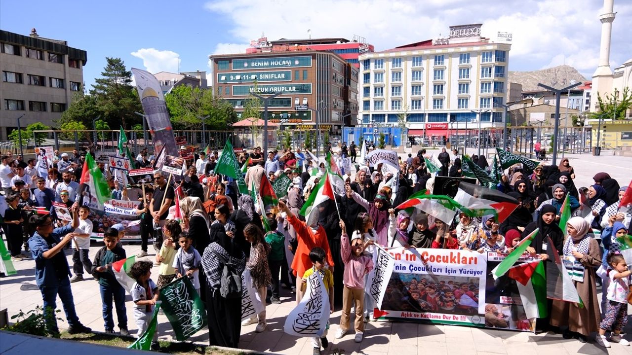 Van'da Çocuklar Filistin İçin Yürüdü