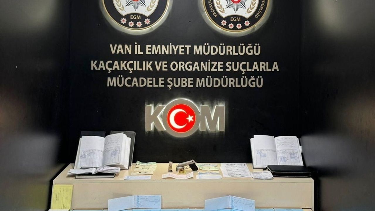 Van'da Emeklileri Sahte Borçlandıran 9 Şüpheli Yakalandı