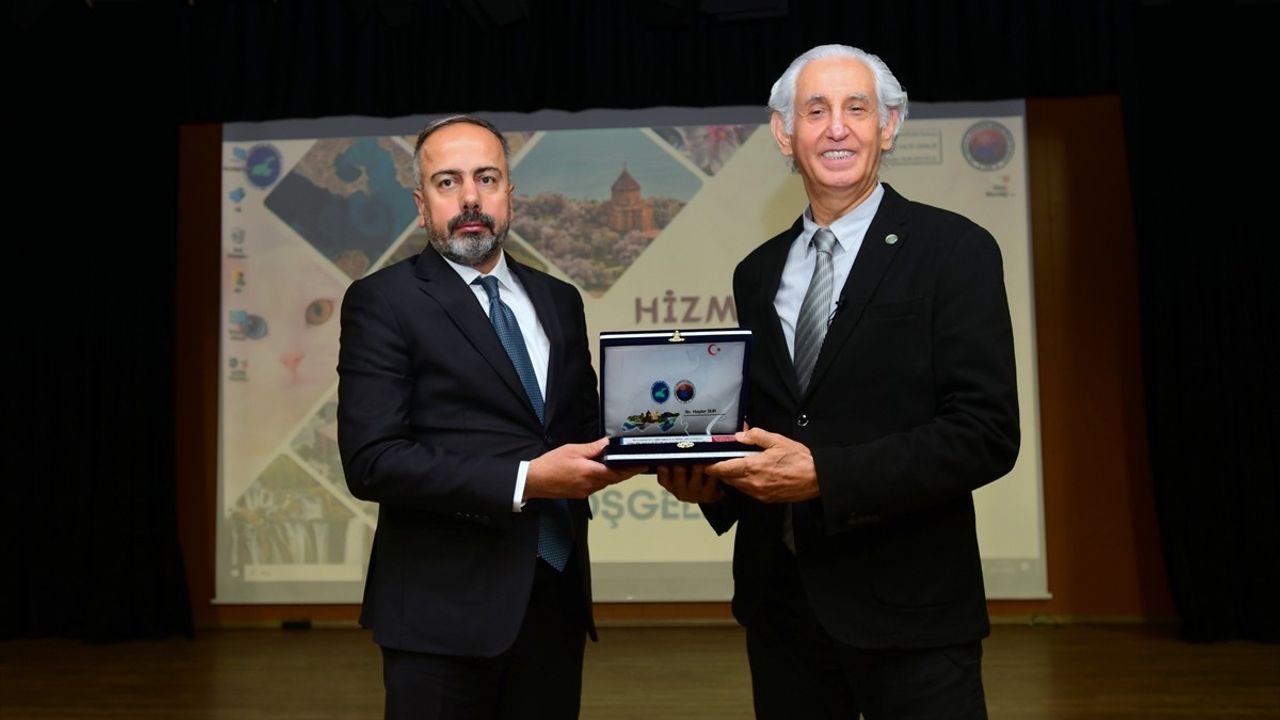 Van'da Sağlık Hizmetlerinde Kalite ve Akreditasyon Sempozyumu Düzenlendi