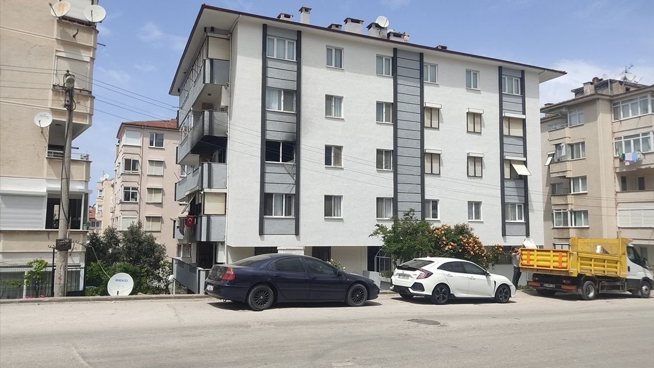 Yalova'da Apartmanda Yangın: Karı Koca Hayatını Kaybetti