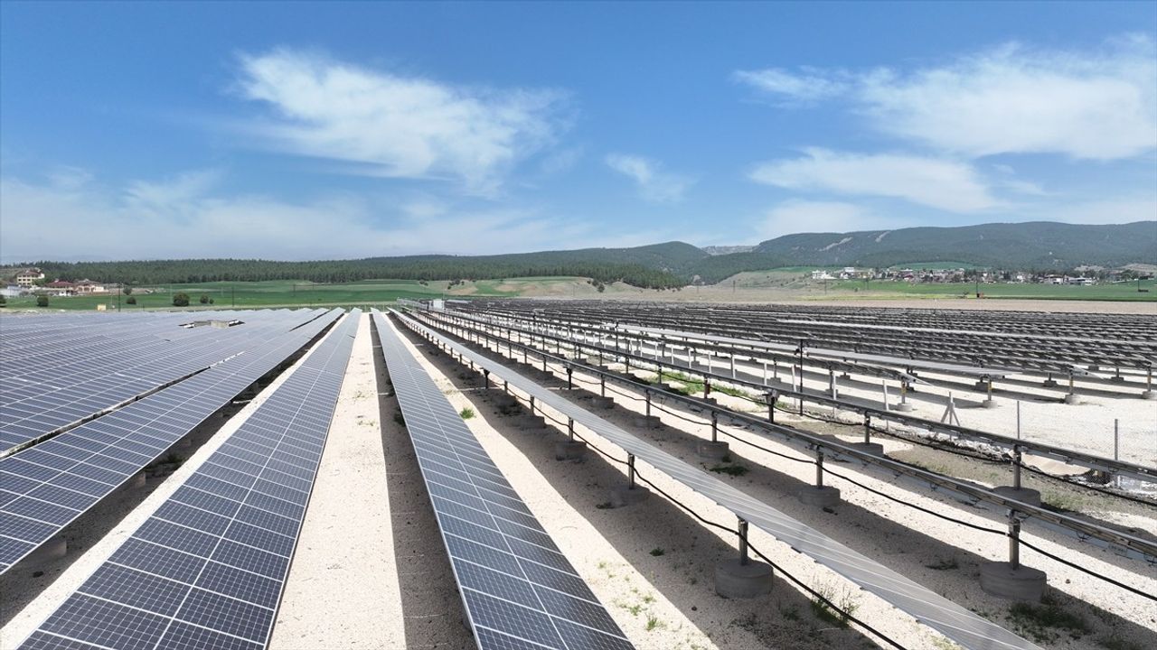 Yapay Zeka Destekli Sistem ile Güneş Enerji Santrallerindeki Arızalar Hızla Tespit Edilecek