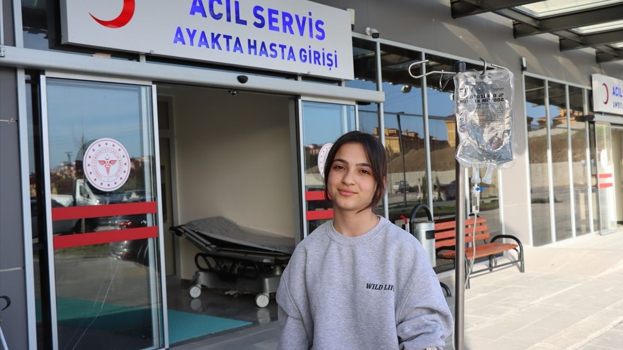 Yozgat'ta 12 Öğrenci Doğum Günü Pastası Nedeniyle Hastanelik Oldu
