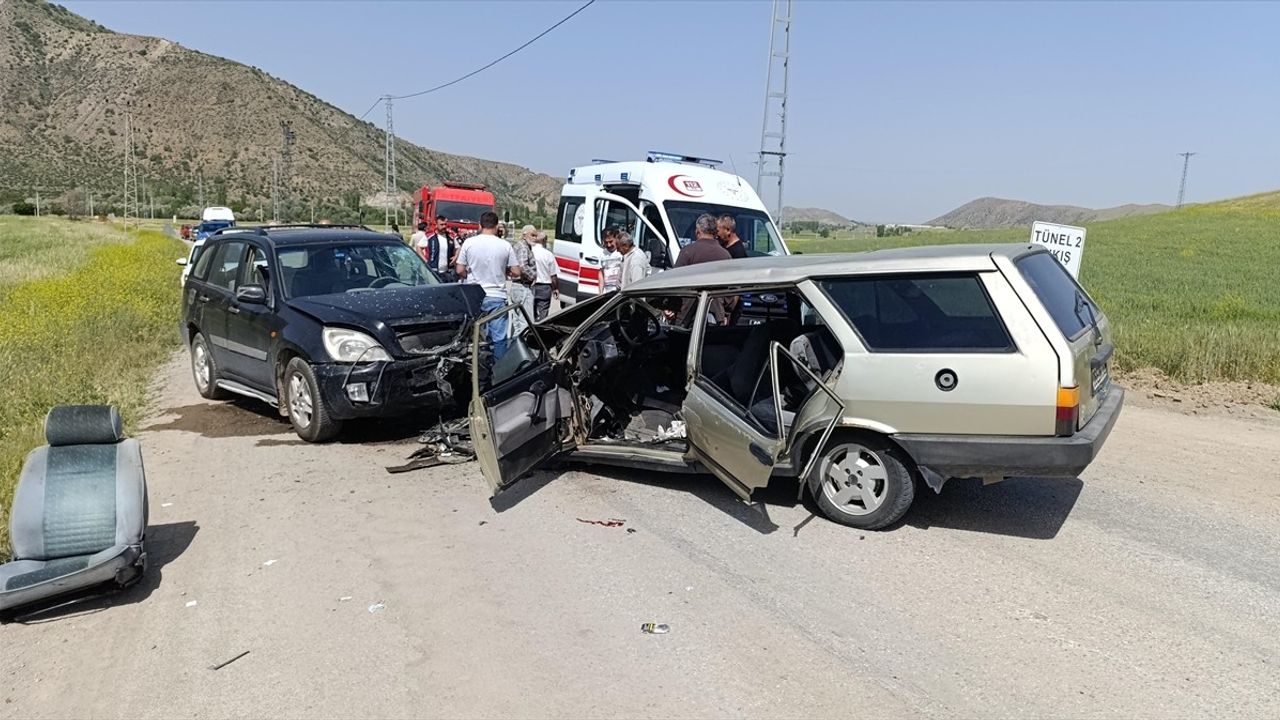 Yozgat'ta Cip ile Otomobil Çarpıştı: 6 Yaralı