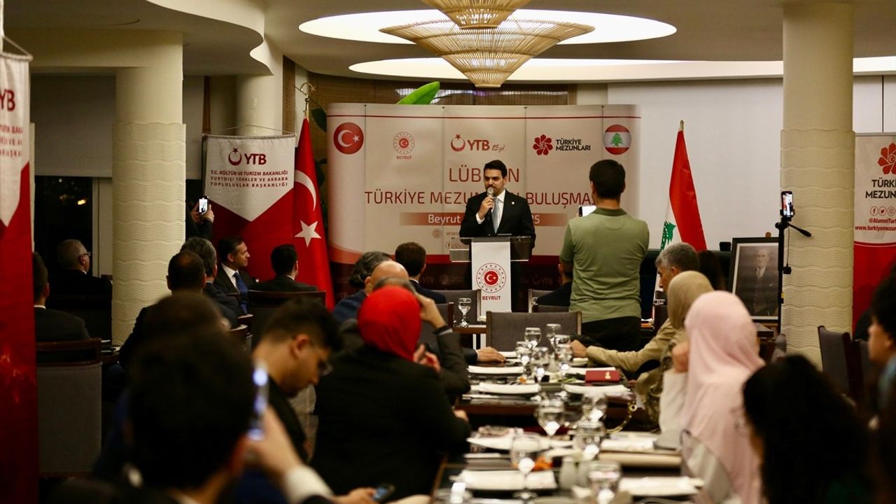 YTB Başkanı Eren, Lübnan'da Türkiye Mezunlarıyla Buluştu: 'Büyük Katkılar Sunacaklar'