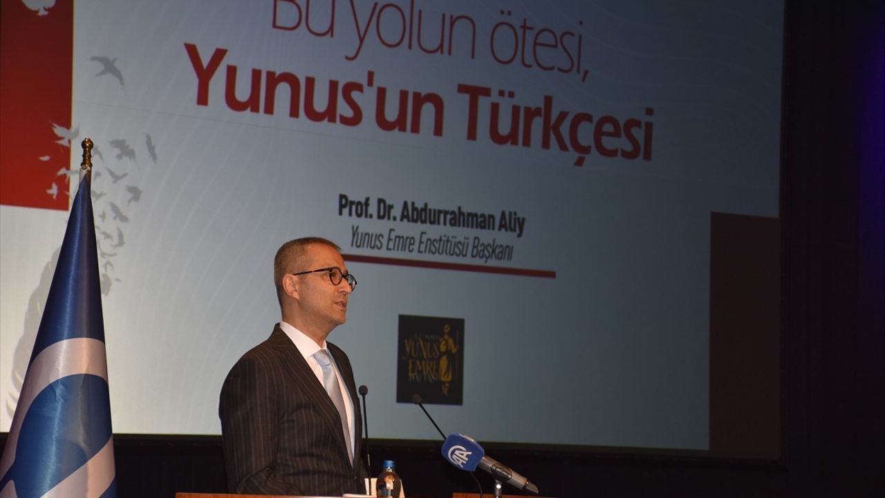 Yunus Emre Enstitüsü Başkanı Aliy, Eskişehir'de Türkçenin Değerlerini Anlattı